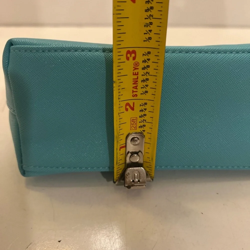 LA MER BLUE LEATHER MAKEUP COSMETIC BAG